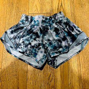 Lululemon Hotty Hot Low Rise Shorts